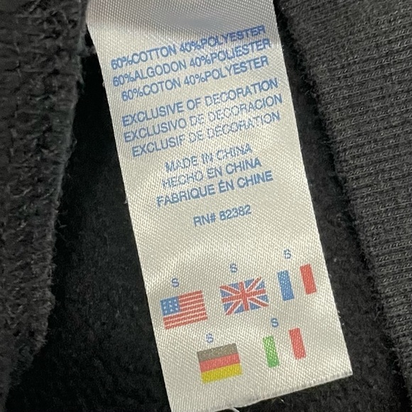 Champion Classic Black Embroidered Logo Crew Sweatshirt Size Small Youth - Picture 5 of 6